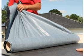 Tetőfólia KSK-M ragasztható tetőfedés faházra